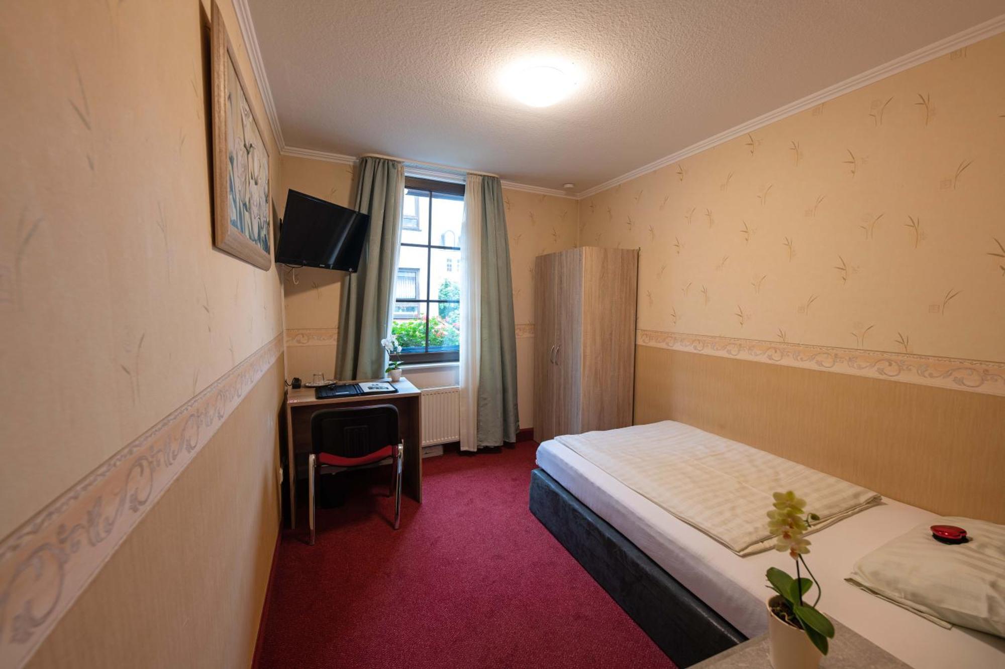 Hotel Am Rathaus Menden Eksteriør billede